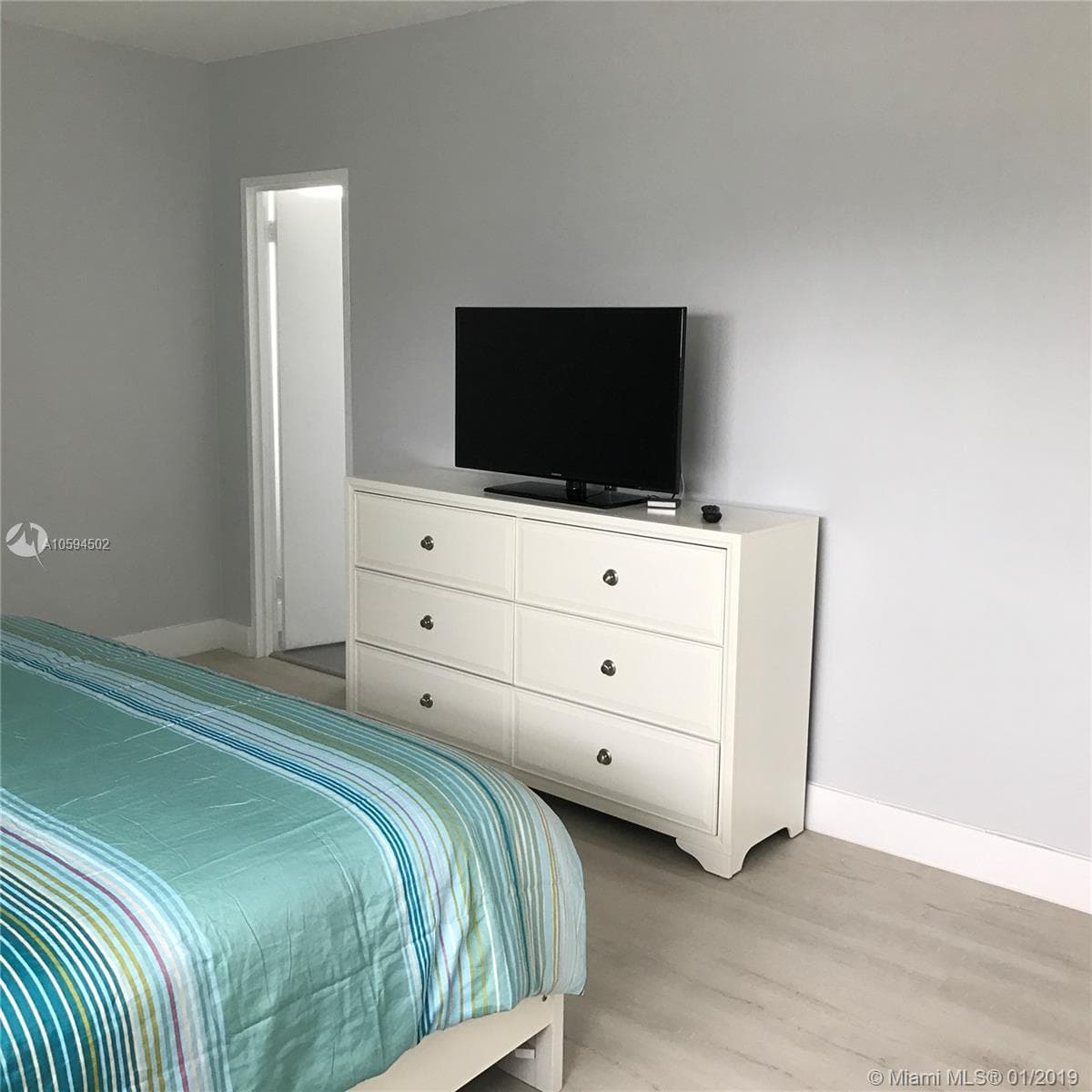 3801 S Ocean Dr 10V photo 8