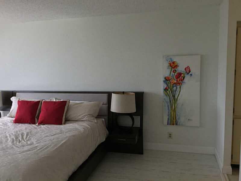 2500 Parkview Drive 1519 photo 12