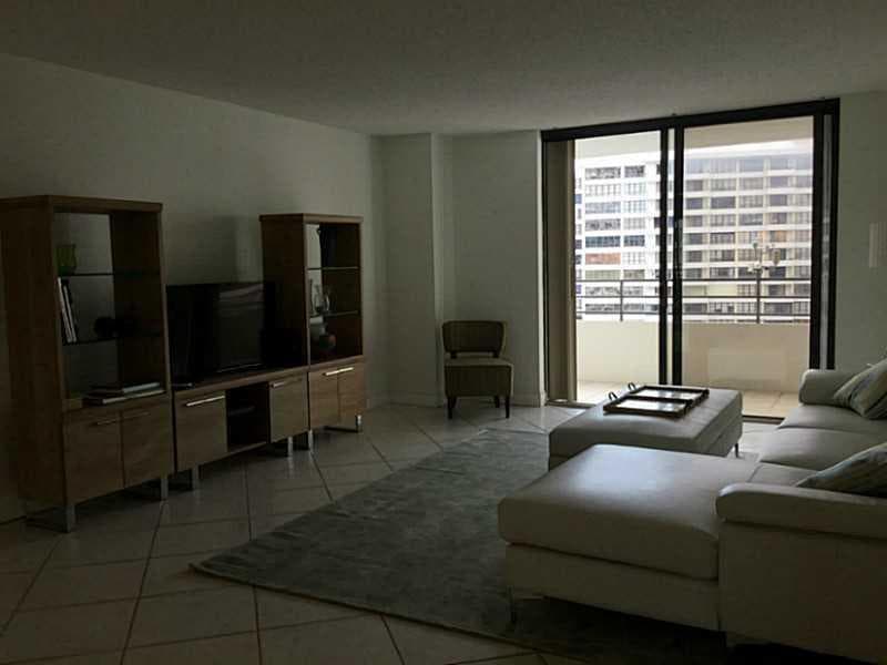 2500 Parkview Drive 1519 photo 3