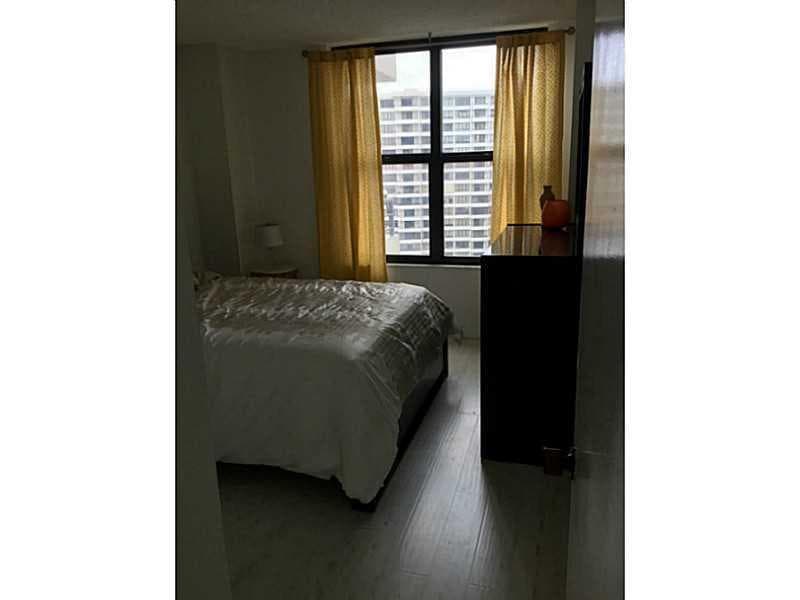 2500 Parkview Drive 1519 photo 20