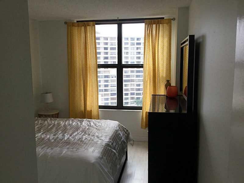 2500 Parkview Drive 1519 photo 24