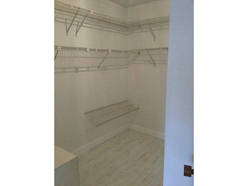 2500 Parkview Drive 1519 photo 15