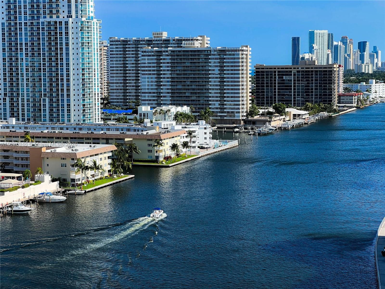 2602 E HALLANDALE BEACH BLVD 1605 photo 4