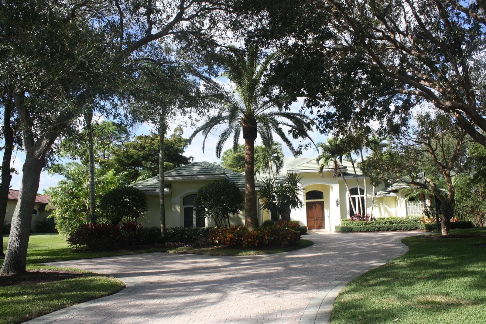8279 Steeplechase Drive photo 16