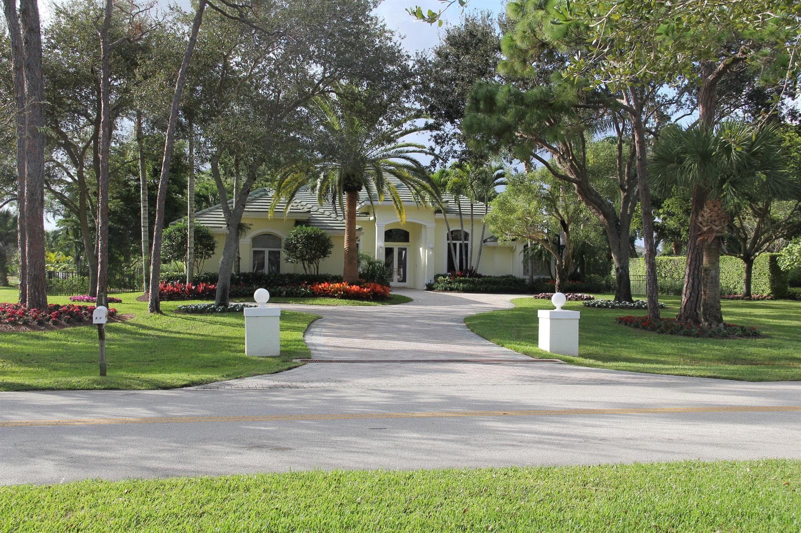 8279 Steeplechase Drive photo 1