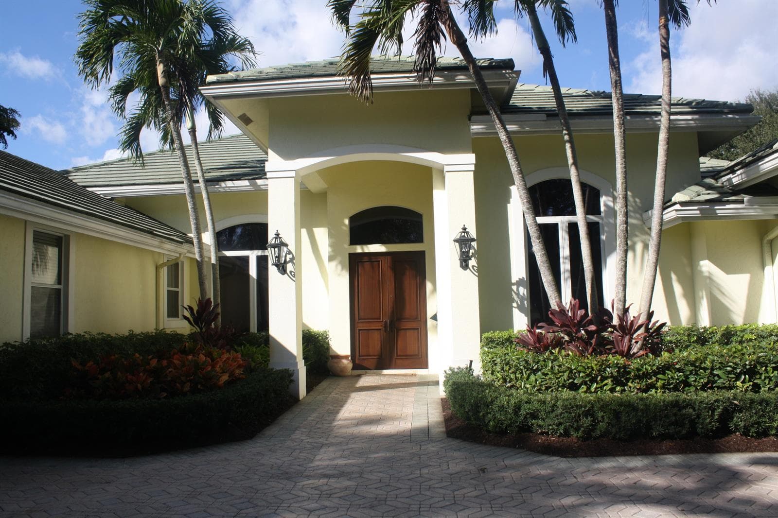 8279 Steeplechase Drive photo 14