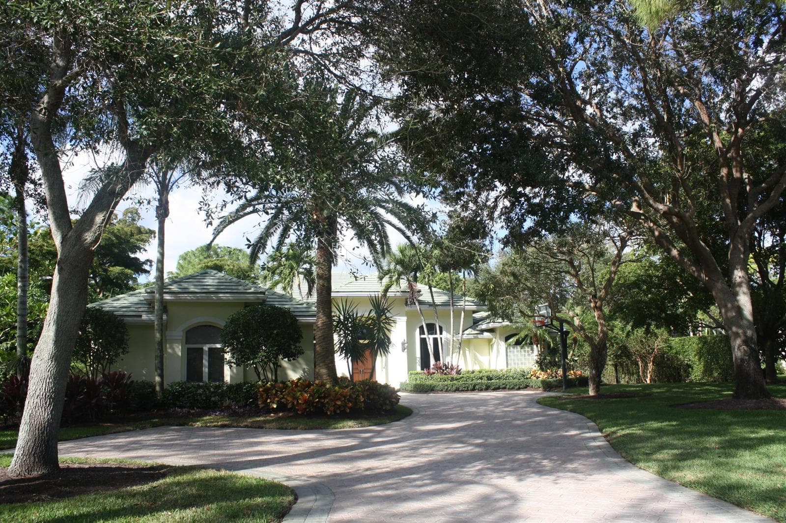 8279 Steeplechase Drive photo 4