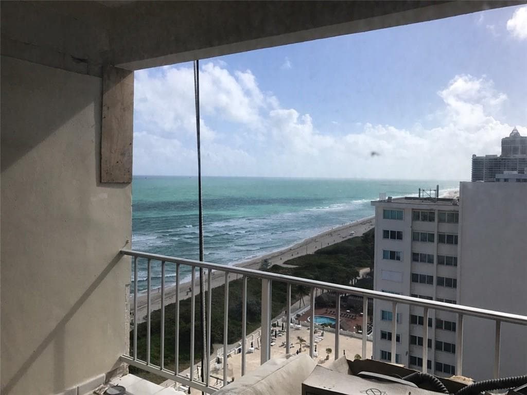 5401 Collins Avenue 1510 photo 11