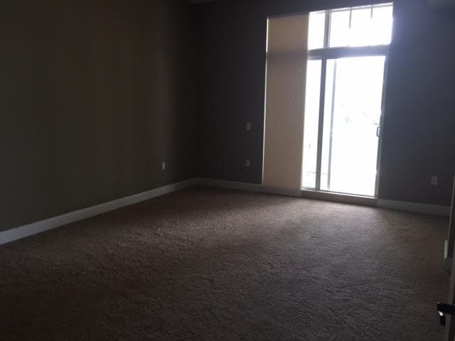 180 Lake Drive 2103 photo 16