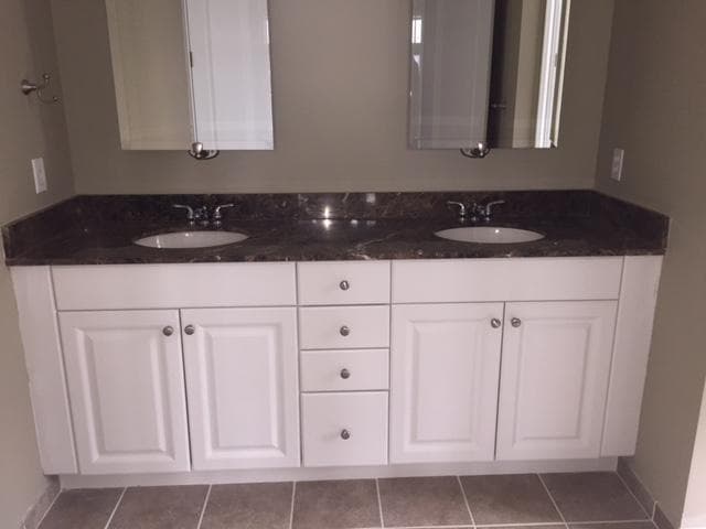 180 Lake Drive 2103 photo 12