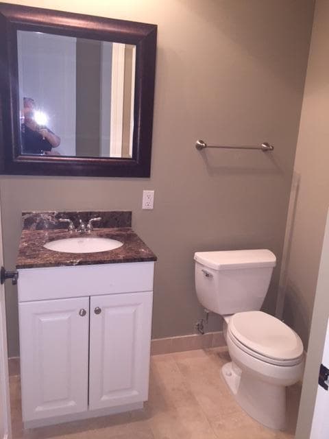 180 Lake Drive 2103 photo 10