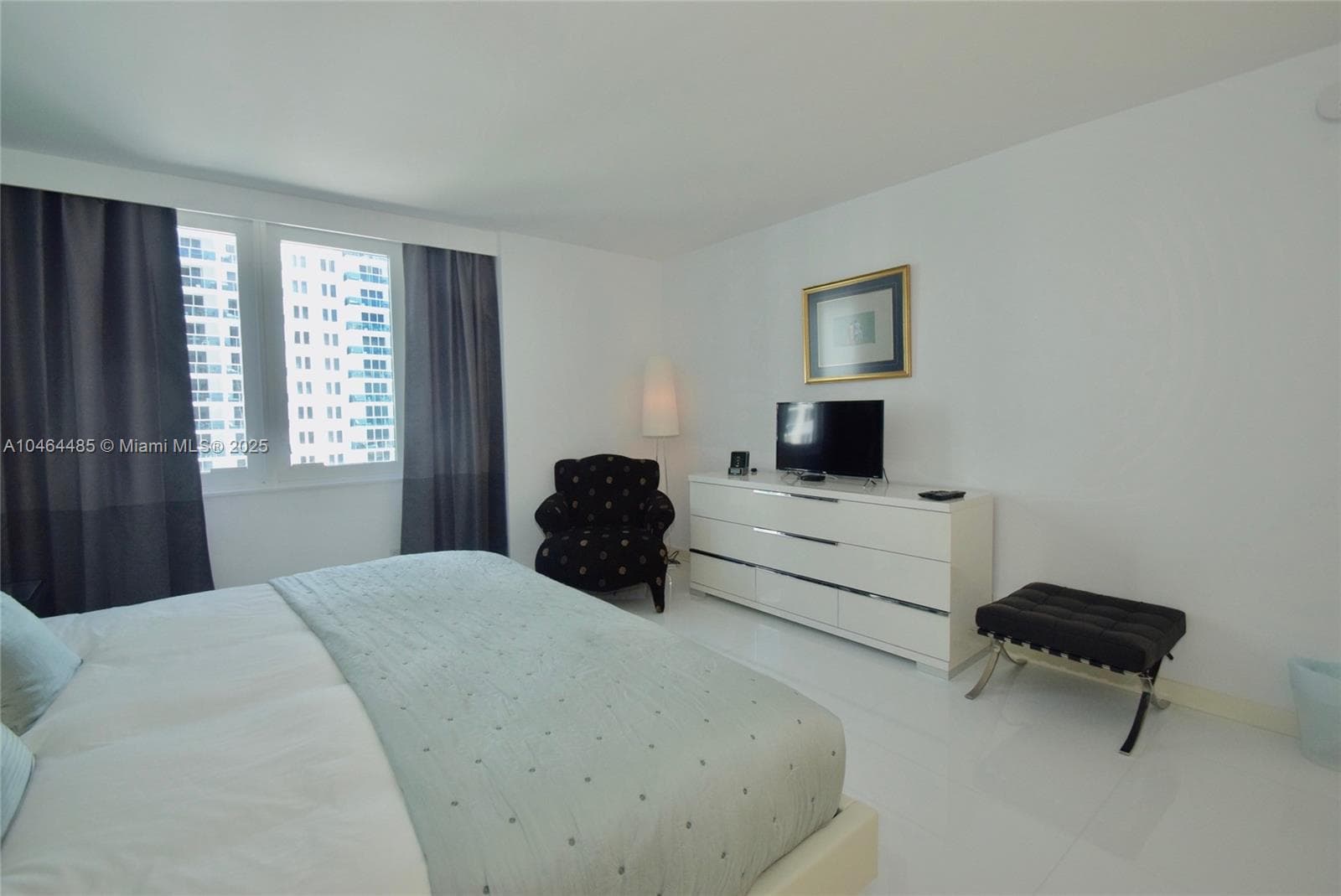 2301 Collins Ave 815/814 photo 9