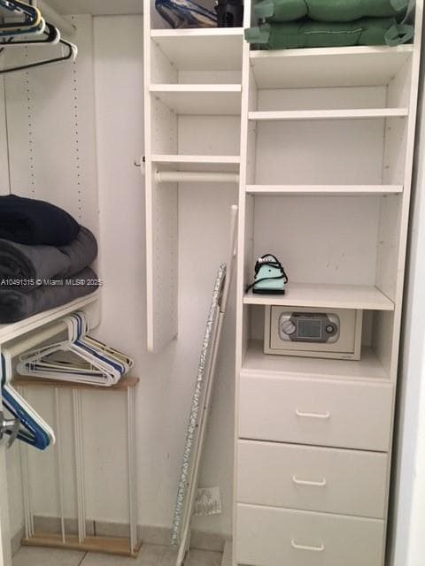 100 LINCOLN RD 1236 photo 10