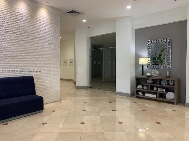 100 LINCOLN RD 1236 photo 14