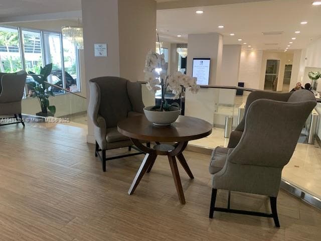 100 LINCOLN RD 1236 photo 19