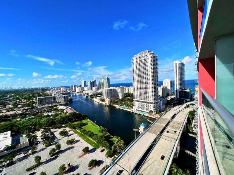 2602 E Hallandale Beach 2008A photo 2