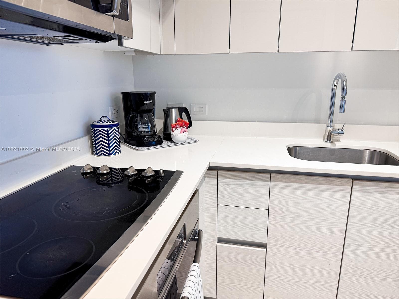 2600 E Hallandale Beach 3104 photo 14