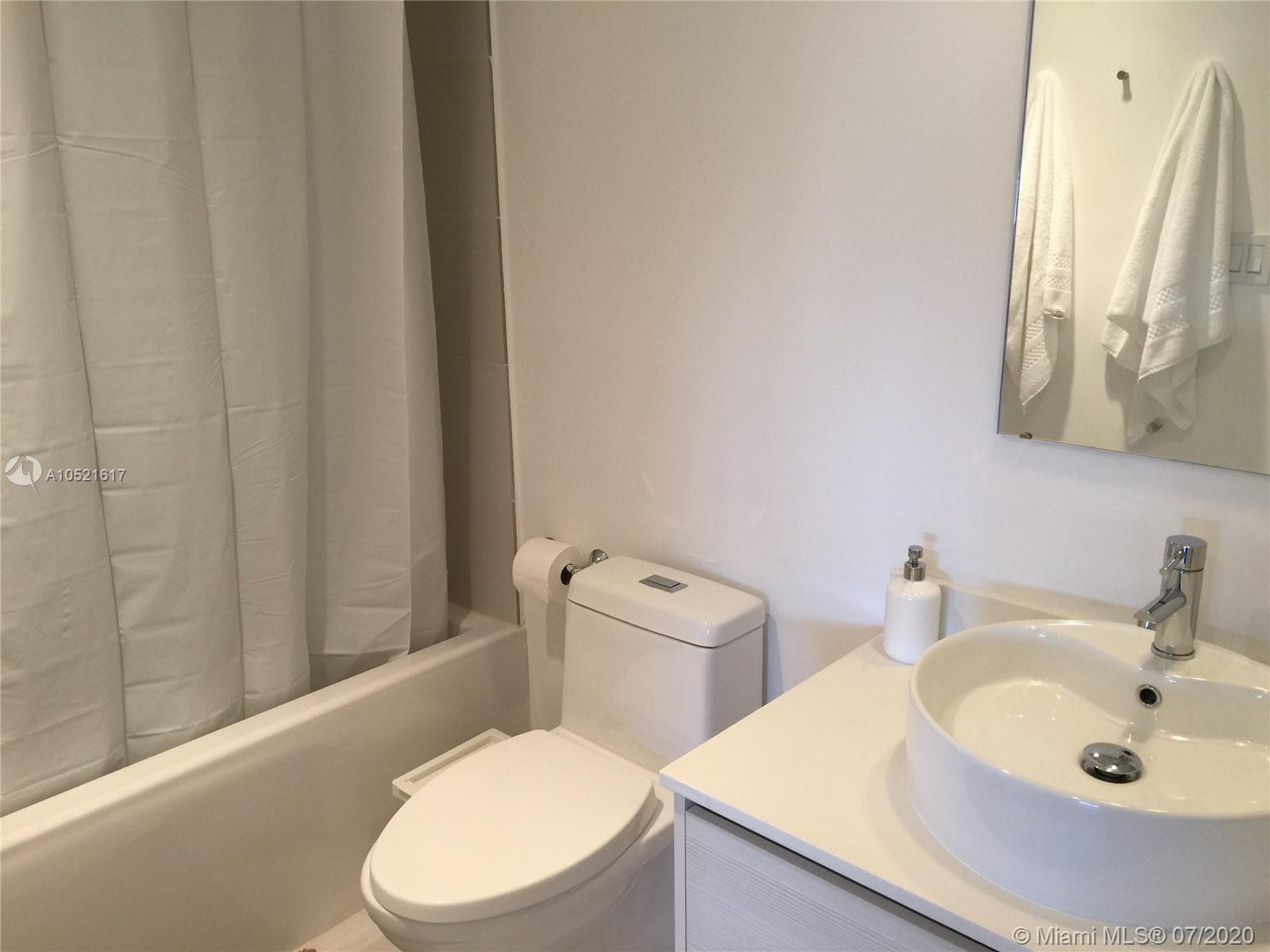 2600 E Hallandale Beach 2202 photo 17