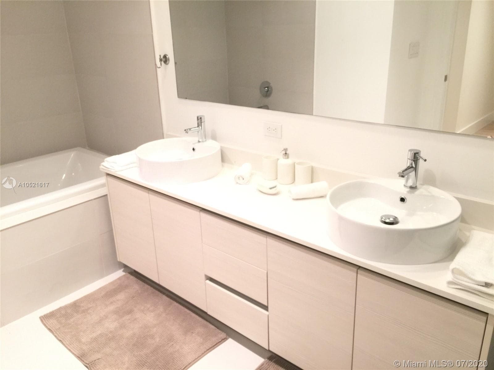 2600 E Hallandale Beach 2202 photo 19
