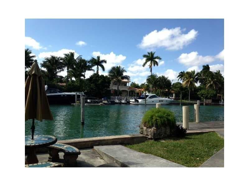 9720 W Bay Harbor Drive photo 2