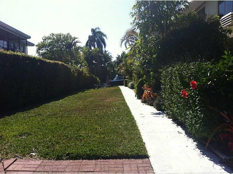 9720 W Bay Harbor Drive photo 5