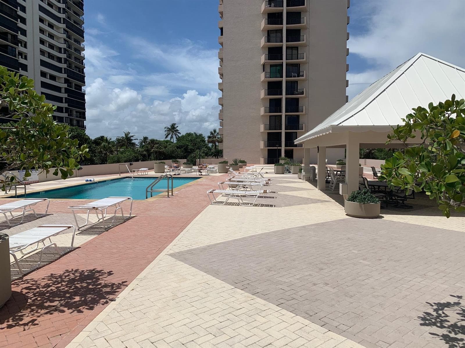 4200 N N. Ocean Drive 103 photo 14