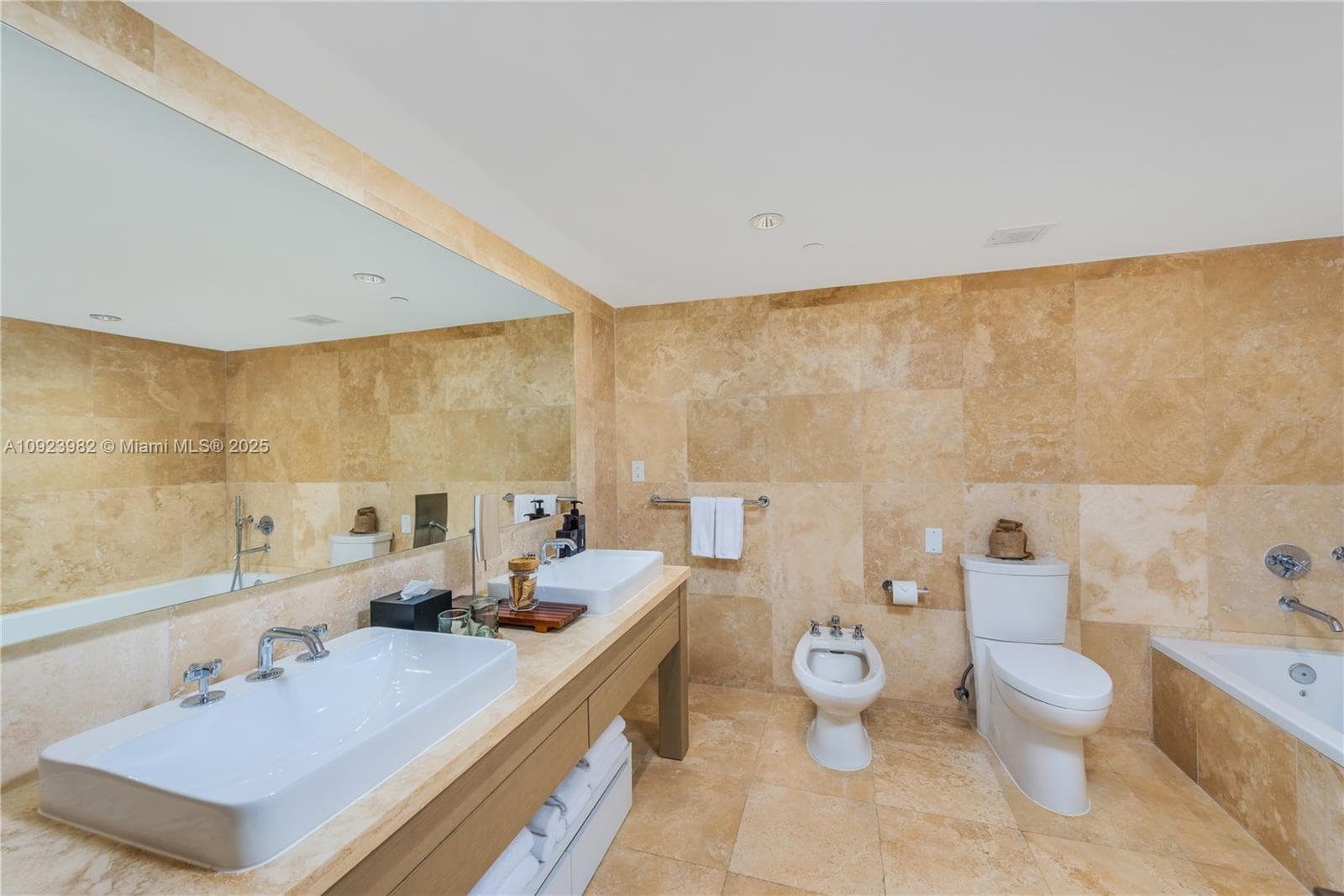 102 24th St 1544 photo 9