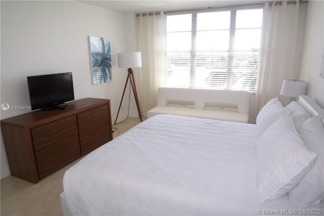 5161 COLLINS AV 806 photo 23