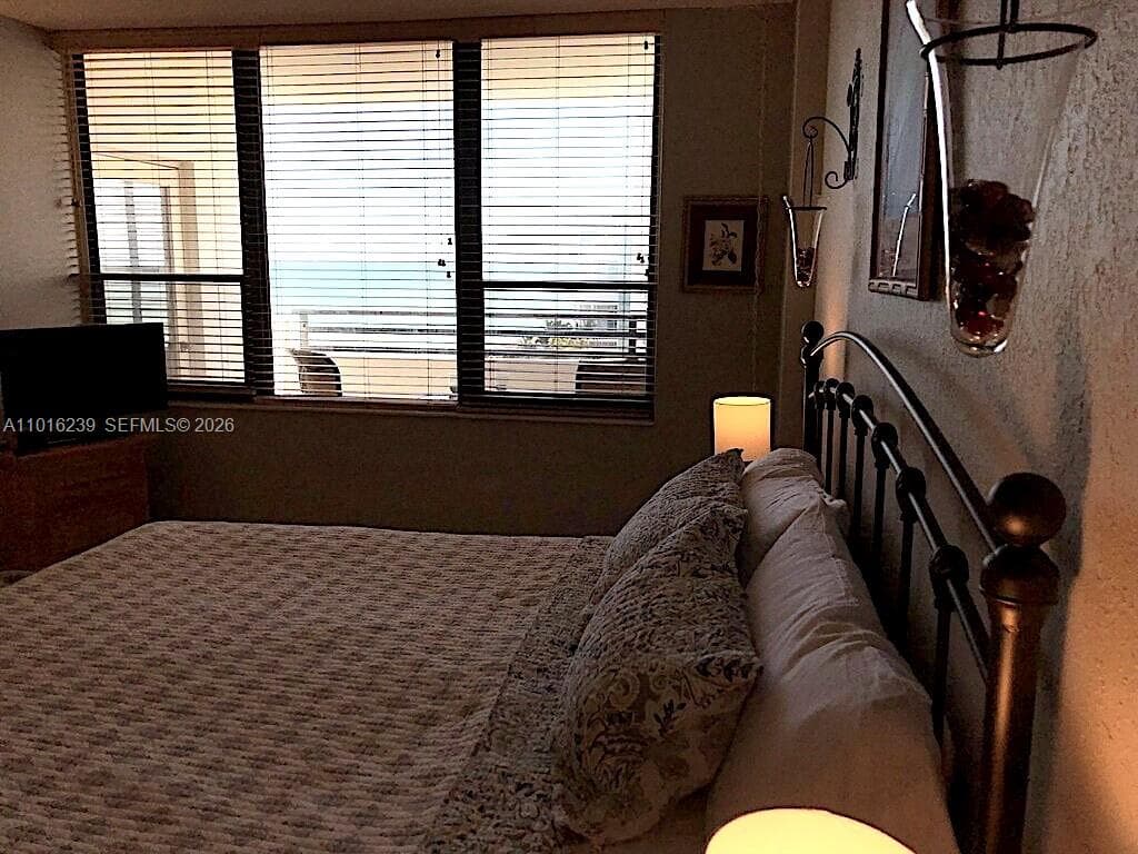 3505 S Ocean Dr 1115 photo 7