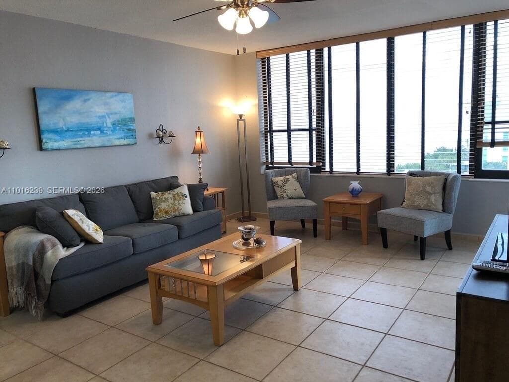 3505 S Ocean Dr 1115 photo 4
