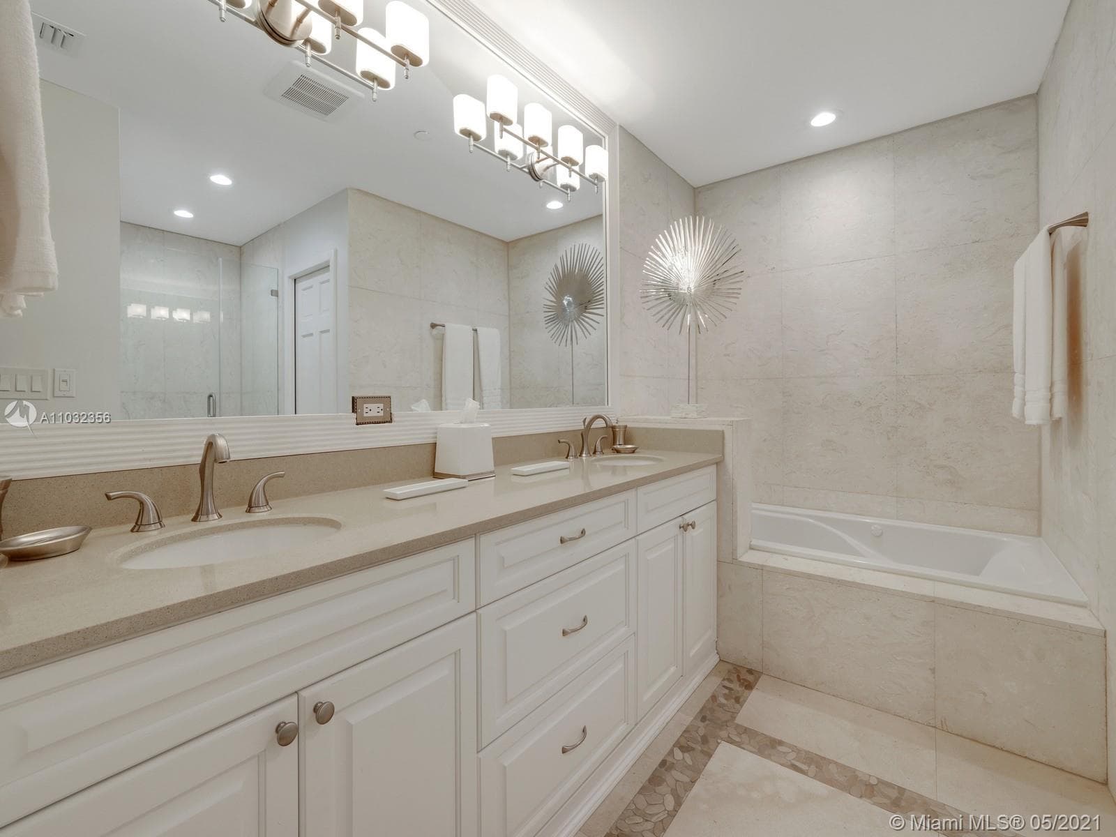 19126 Fisher Island Dr 19126 photo 17