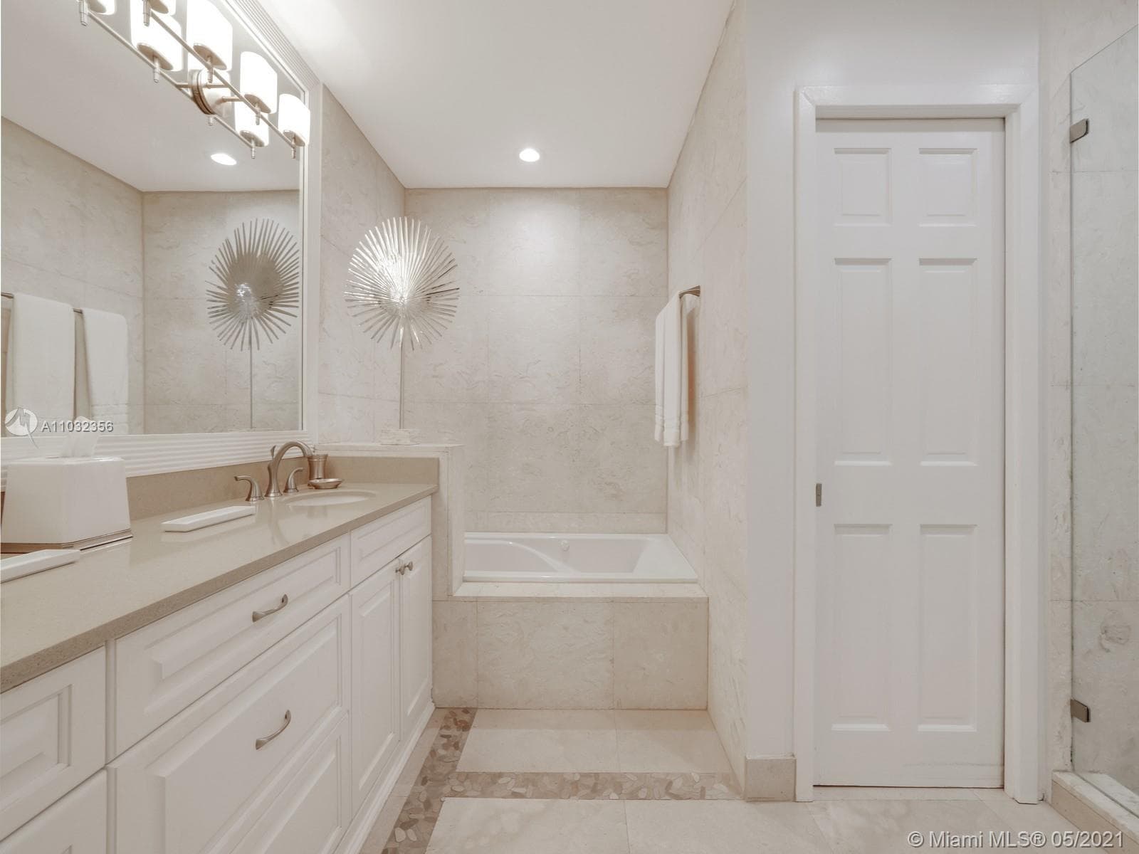 19126 Fisher Island Dr 19126 photo 18