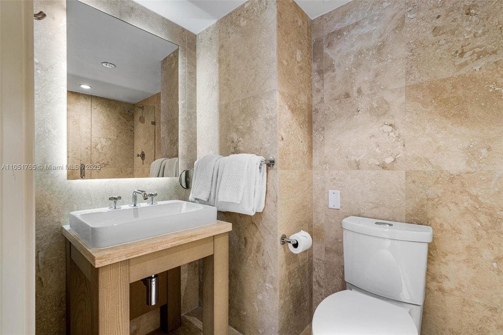 102 24th St 1115 photo 16