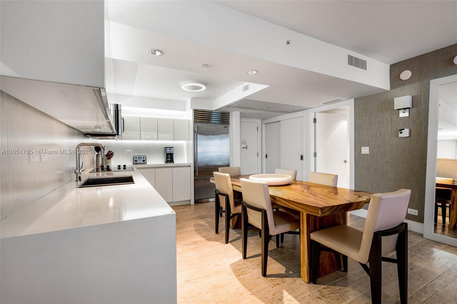 102 24th St 1115 photo 12