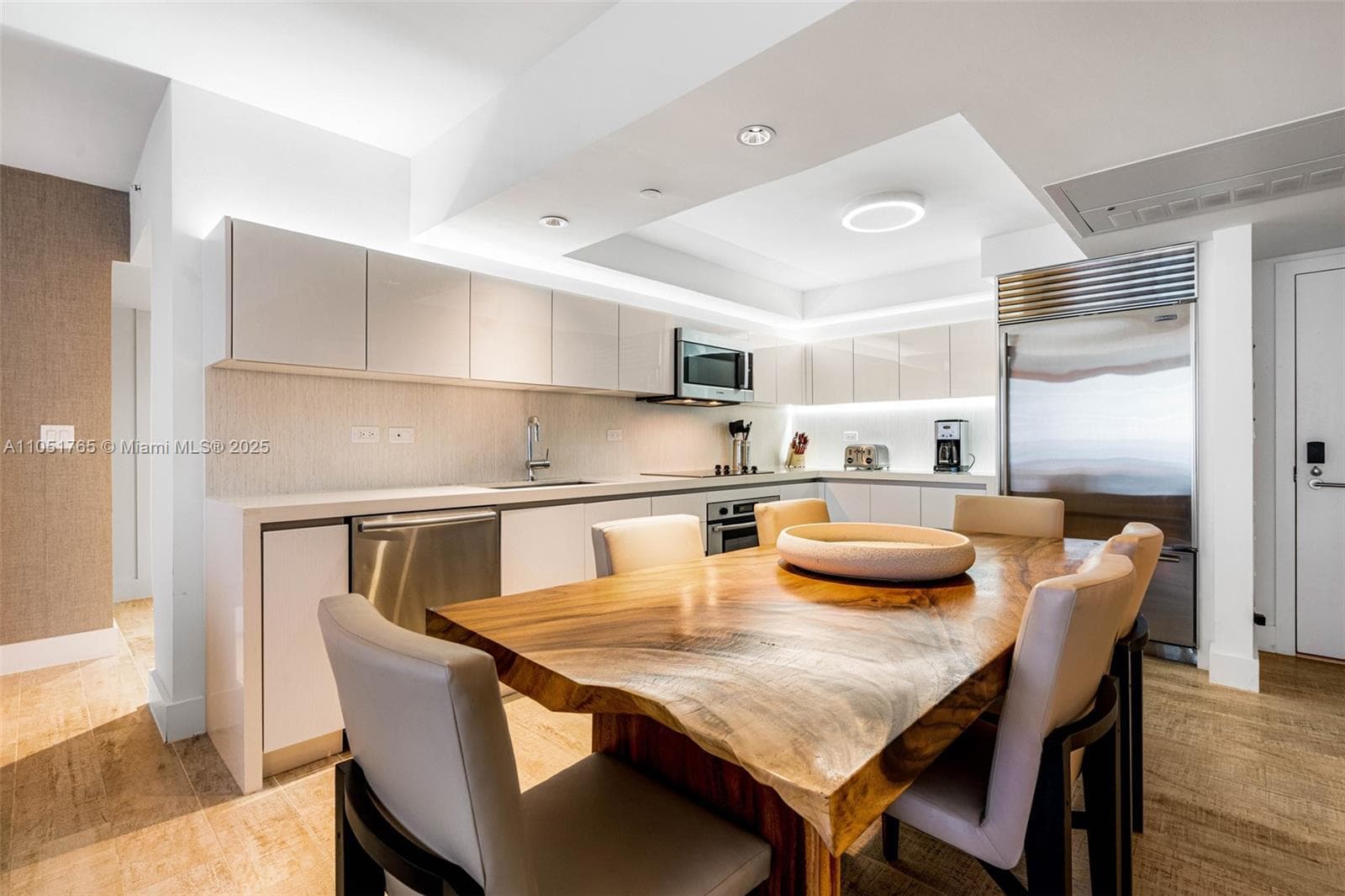 102 24th St 1115 photo 3