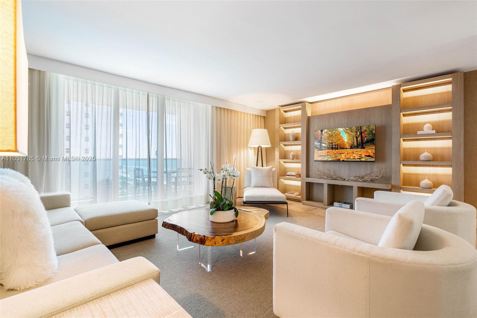 102 24th St 1115 photo 1