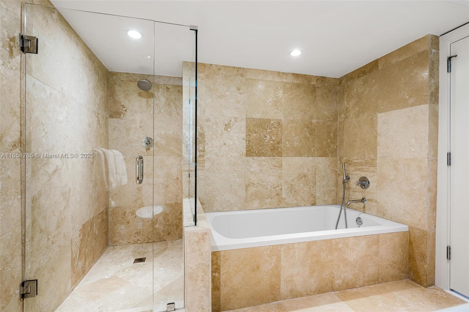 102 24th St 1115 photo 24