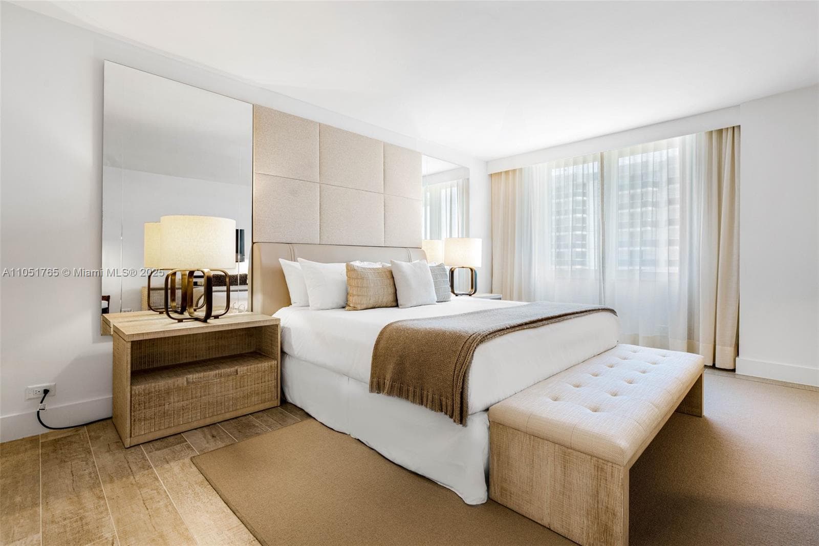 102 24th St 1115 photo 4