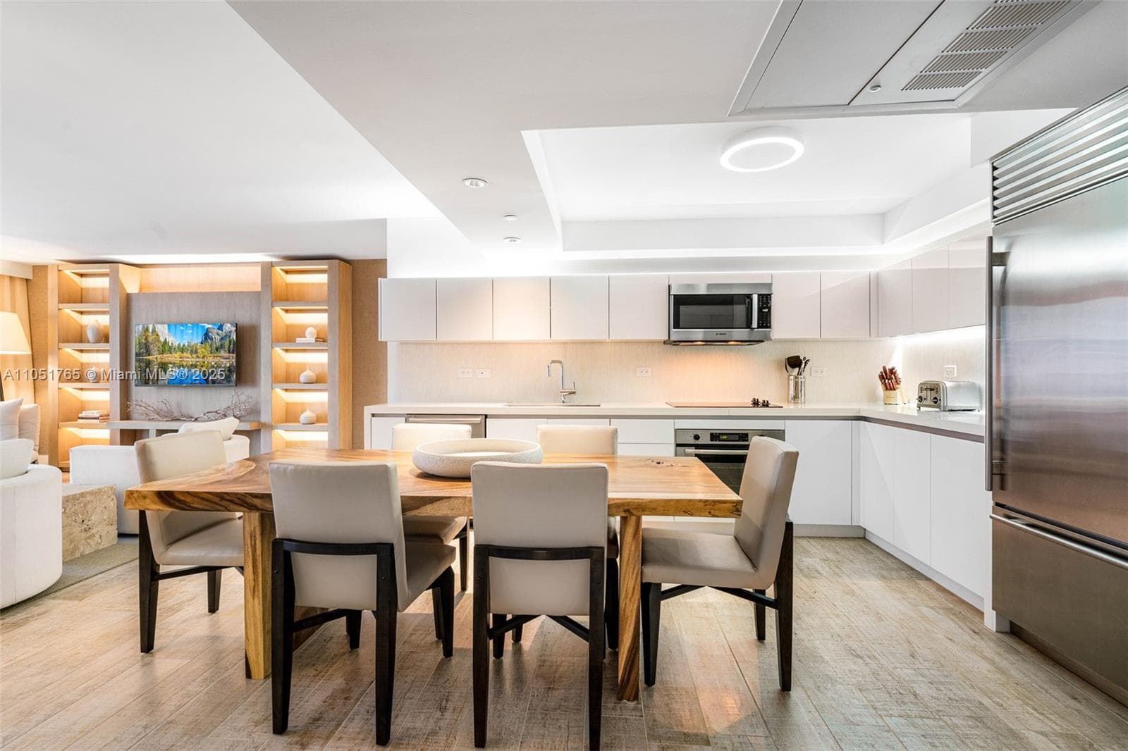 102 24th St 1115 photo 8