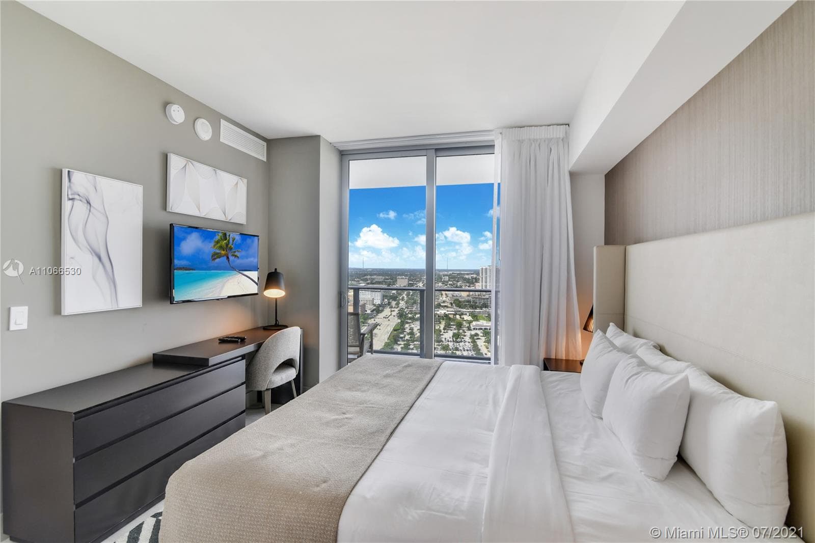 4010 S Ocean Dr R1406 photo 10