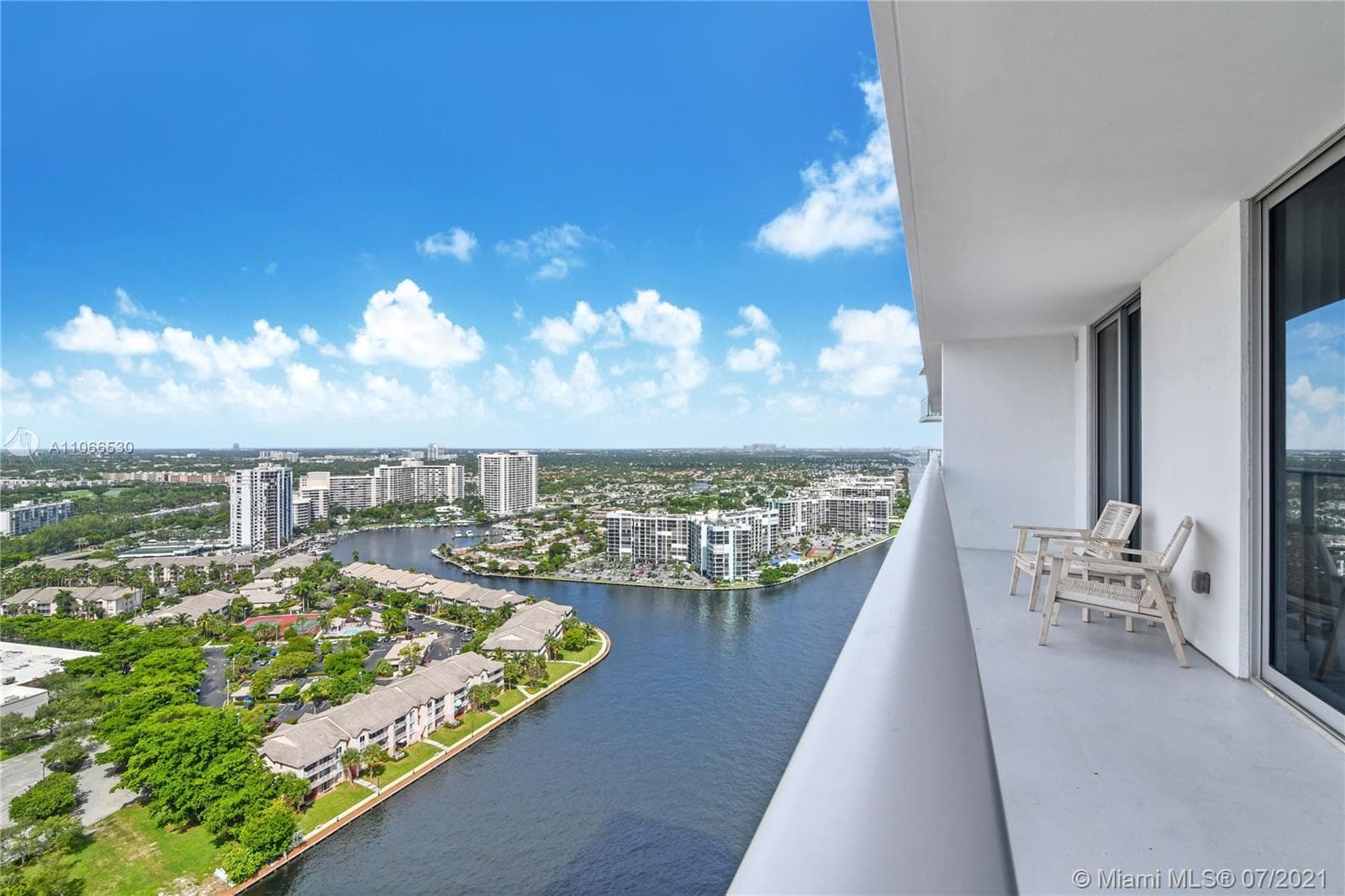 4010 S Ocean Dr R1406 photo 14