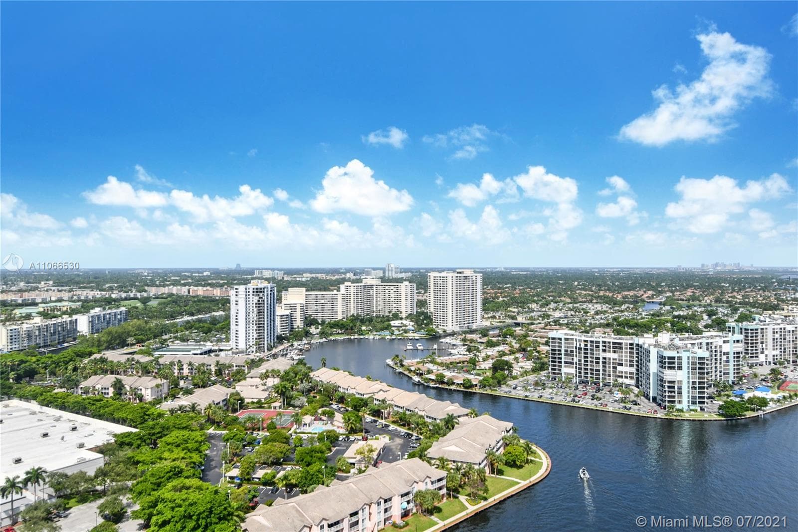 4010 S Ocean Dr R1406 photo 19