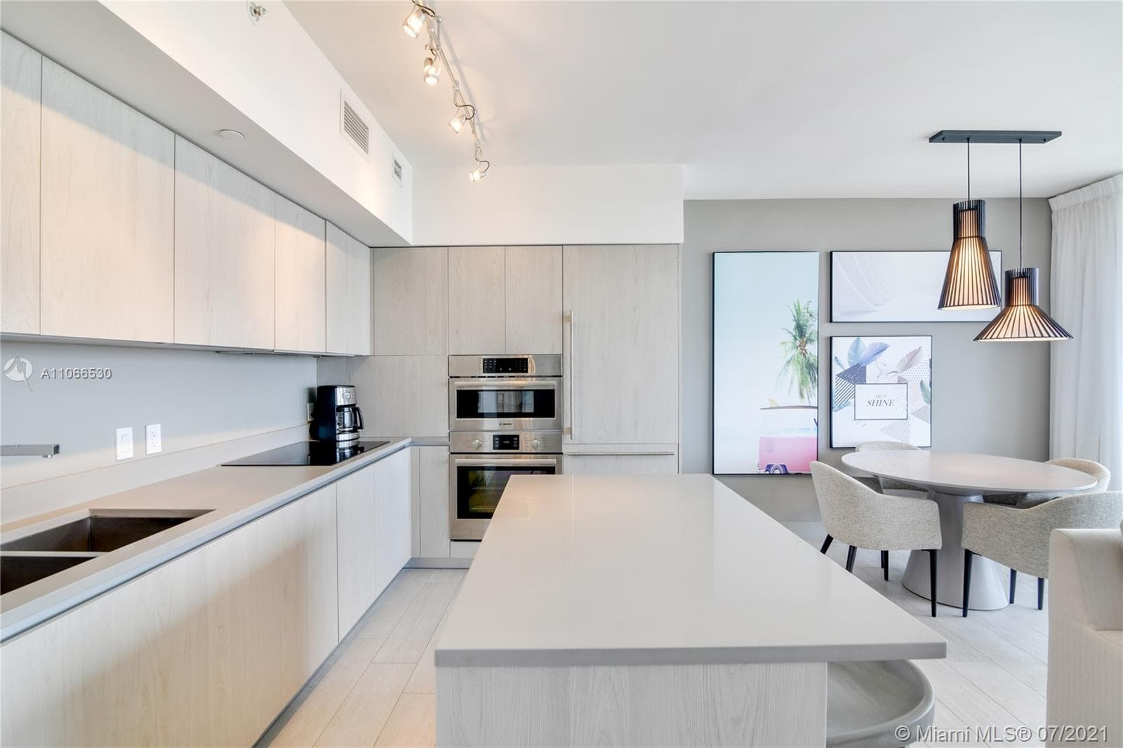 4010 S Ocean Dr R1406 photo 4