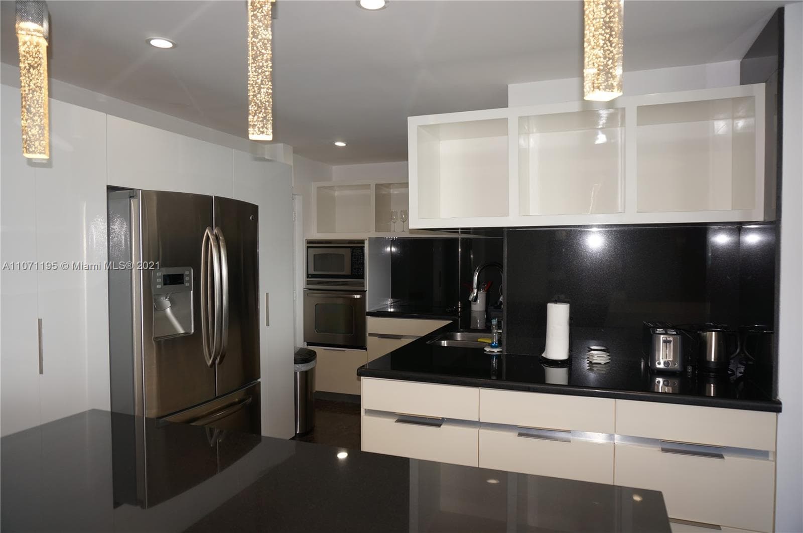 4001 S Ocean Dr PH1 photo 5