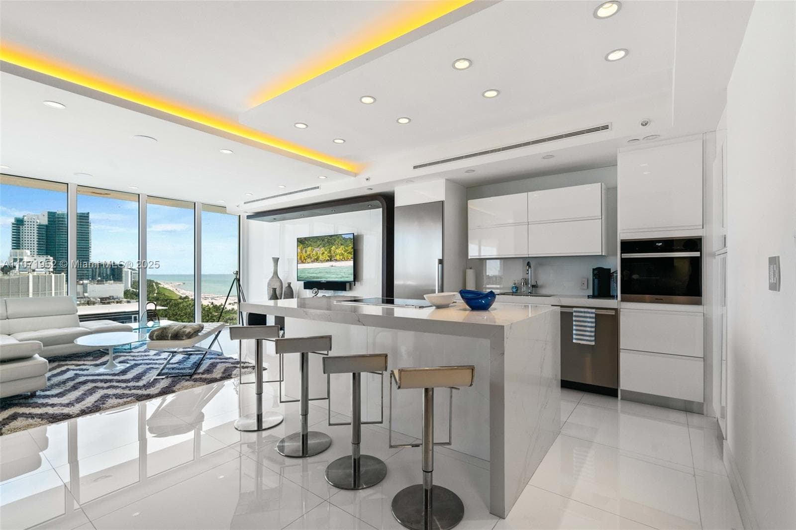 100 Lincoln Rd PH6 photo 4