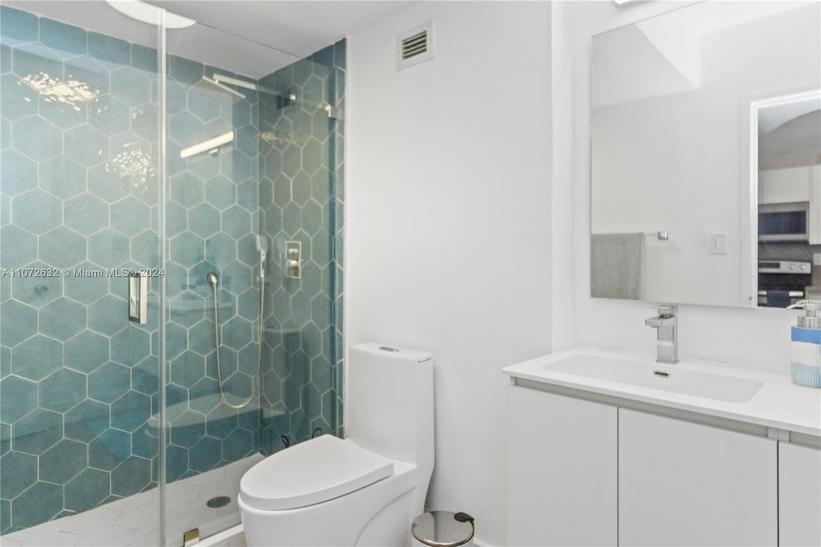 100 Lincoln Rd 1627 photo 10