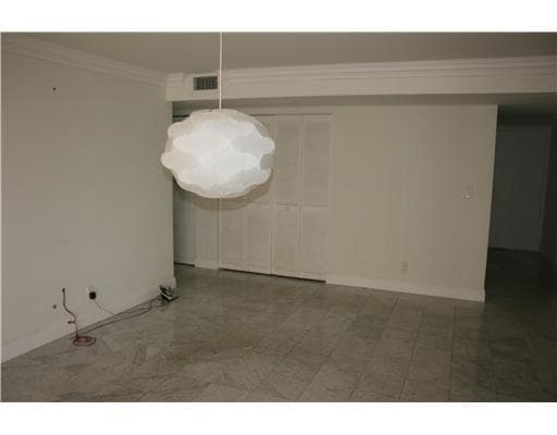 1915 Brickell Avenue 1104C photo 6