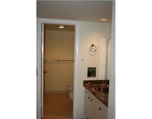 1915 Brickell Avenue 1104C photo 13
