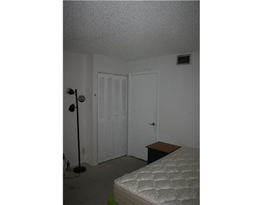 1915 Brickell Avenue 1104C photo 14