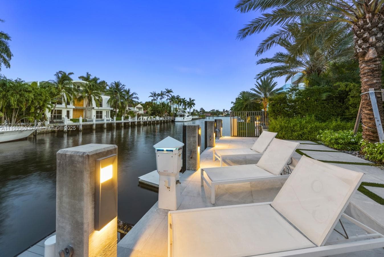 440 Mola Ave photo 6